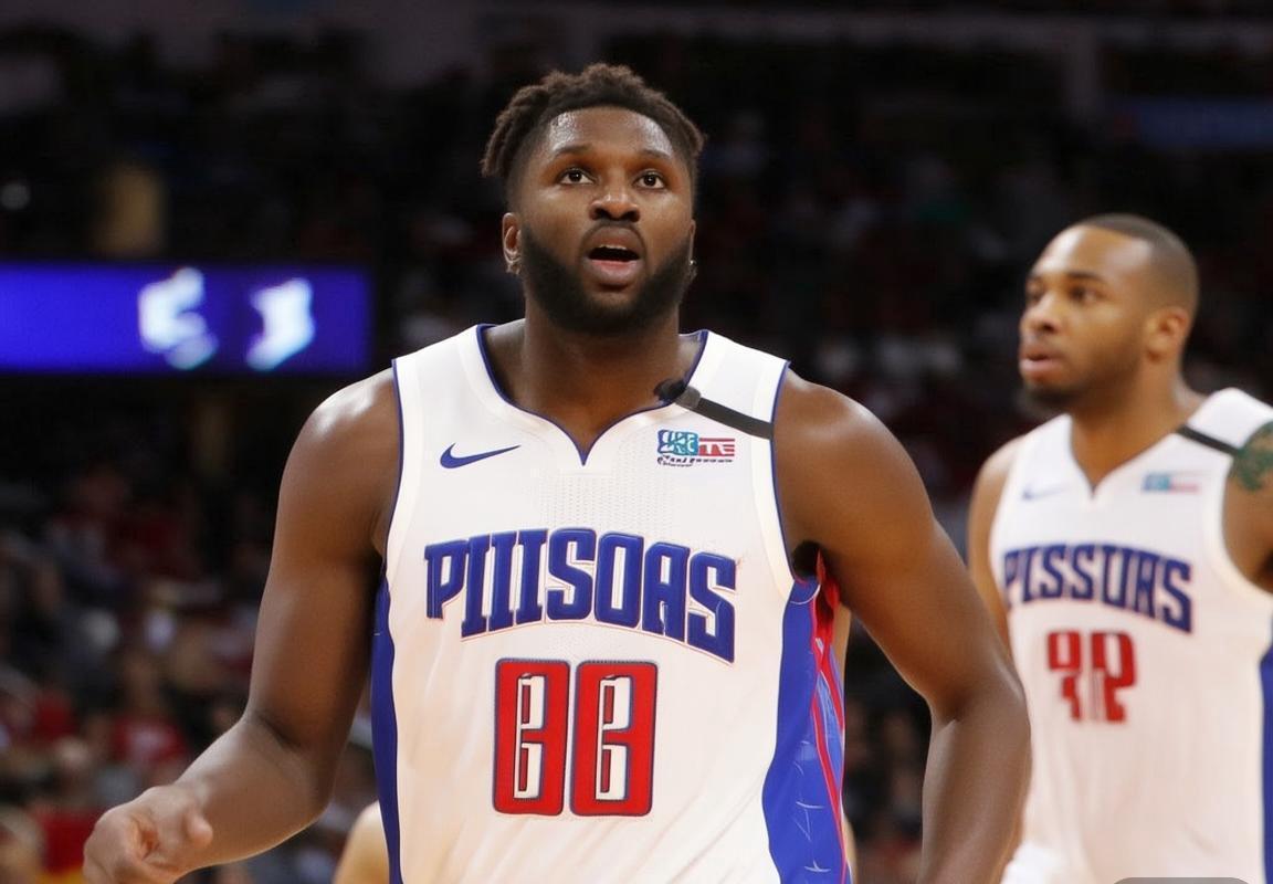 活塞击败凯尔特人豪取四连胜：团队防守与替补优势奠定胜局，坎宁安28分12助攻助球队登顶东部第一